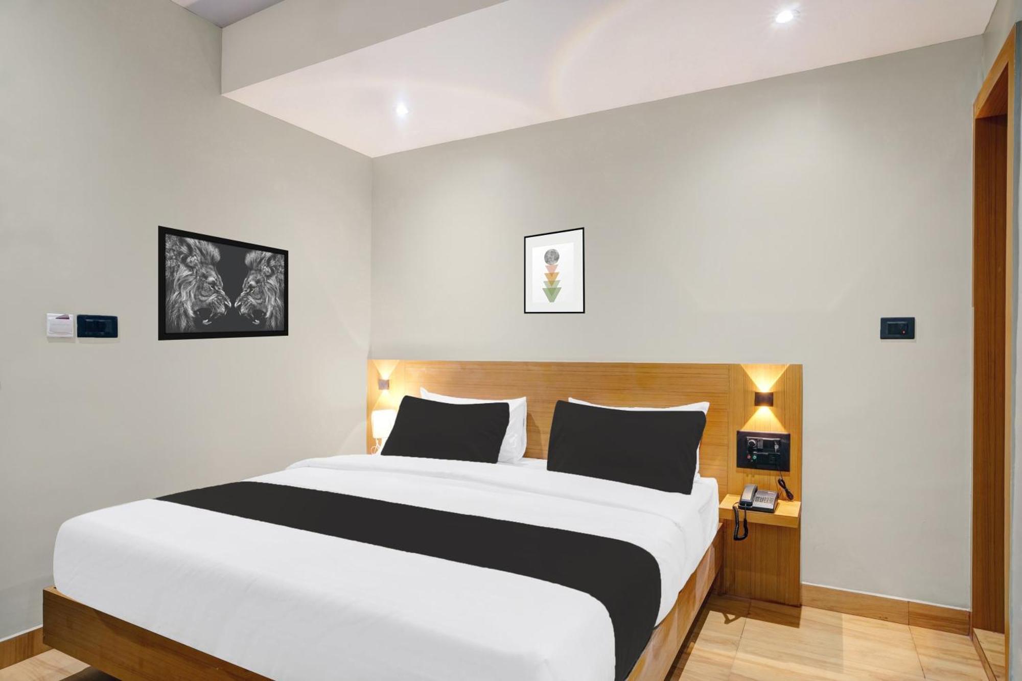 Townhouse Oak Sarusajai Stadium Dispur 外观 照片
