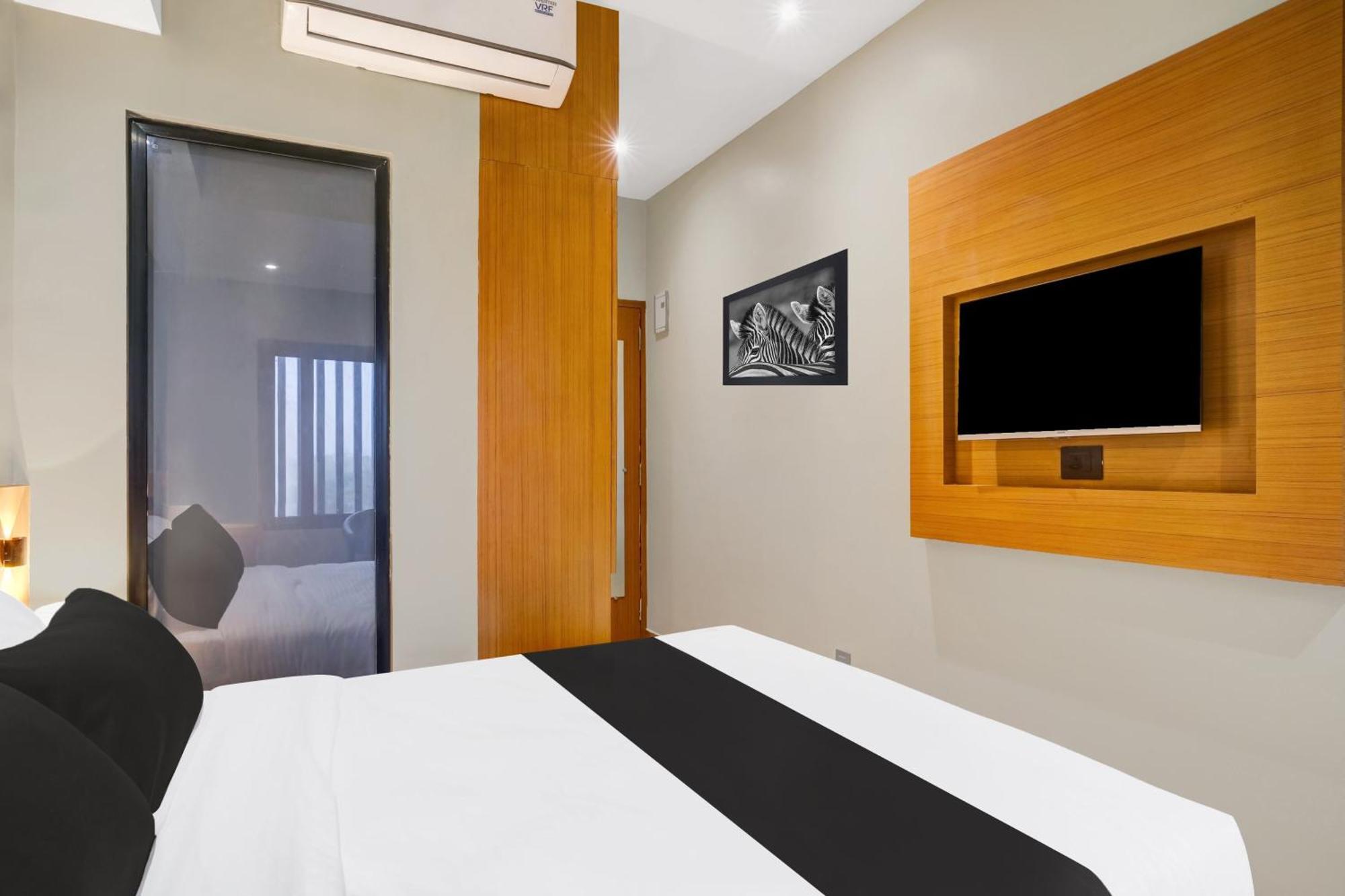 Townhouse Oak Sarusajai Stadium Dispur 外观 照片