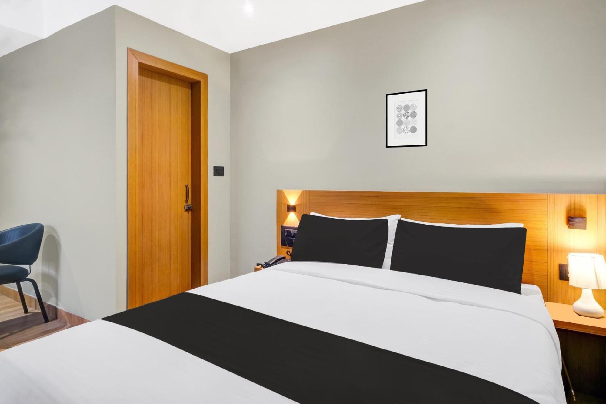 Townhouse Oak Sarusajai Stadium Dispur 外观 照片